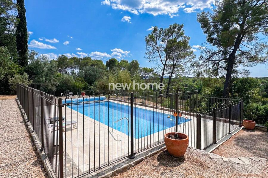 Maison à vendre à Seillans — Vue parc & jardin — photo 1