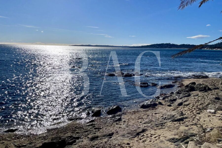 Maison à vendre à Sainte-Maxime — Vue parc & jardin — photo 2