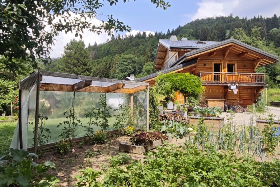 Maison à vendre à Arâches-la-Frasse — Vue montagne — photo 2