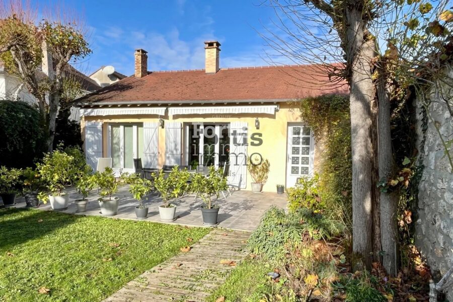 Maison à vendre à Saintry-sur-Seine — Vue parc & jardin — photo 13