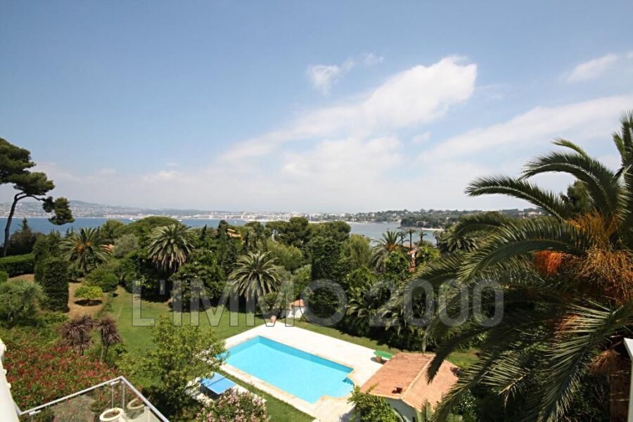 Maison à vendre à Cap-d&rsquo;Antibes — Vue mer — photo 1