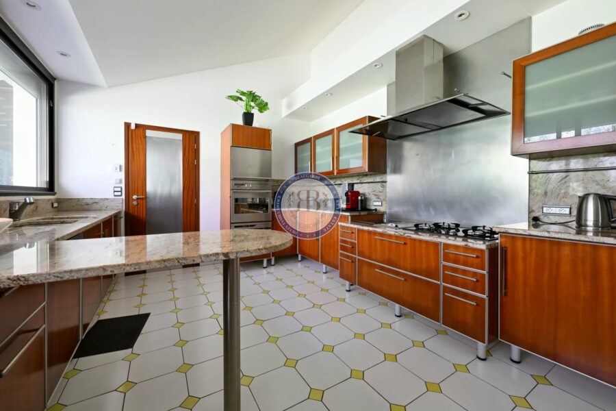 Maison à vendre à Mougins — Vue parc & jardin — photo 12