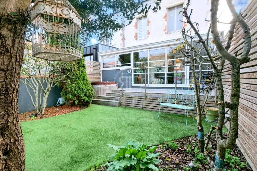 Maison à vendre à La Rochelle — Vue parc & jardin — photo 2