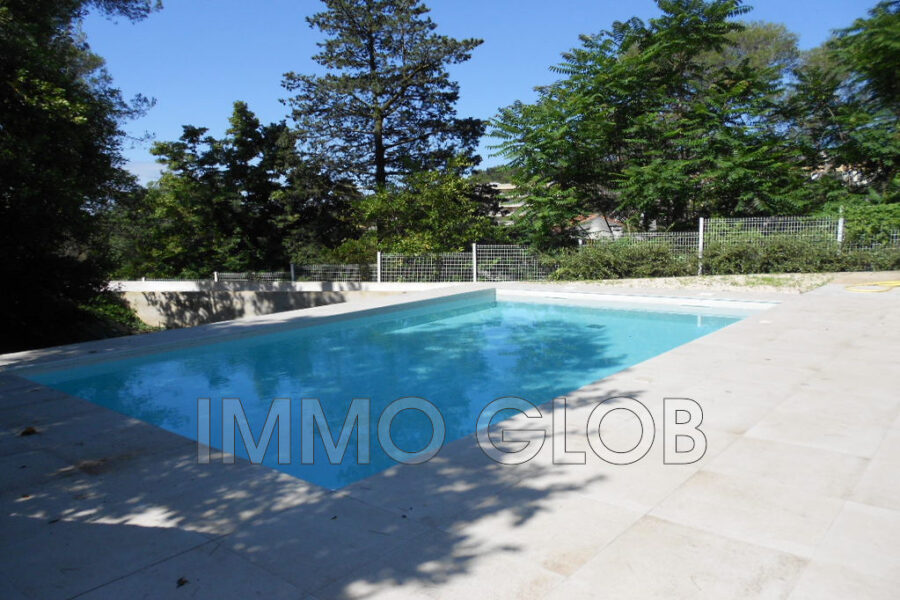 Appartement à vendre à Nîmes — Vue parc & jardin — photo 3