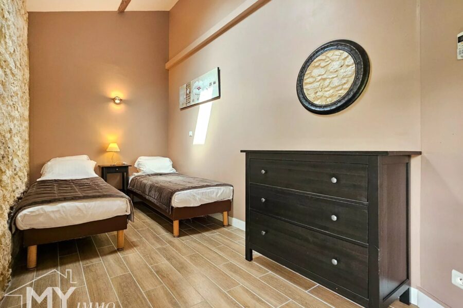 Maison à vendre à Les Lèves-et-Thoumeyragues — Vue montagne — photo 9