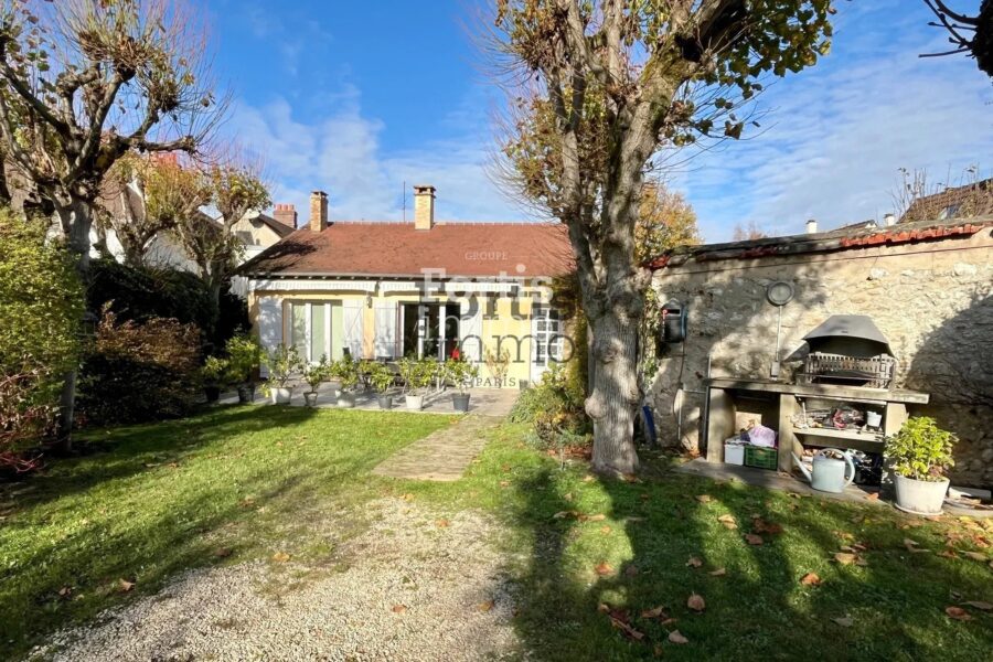 Maison à vendre à Saintry-sur-Seine — Vue parc & jardin — photo 15