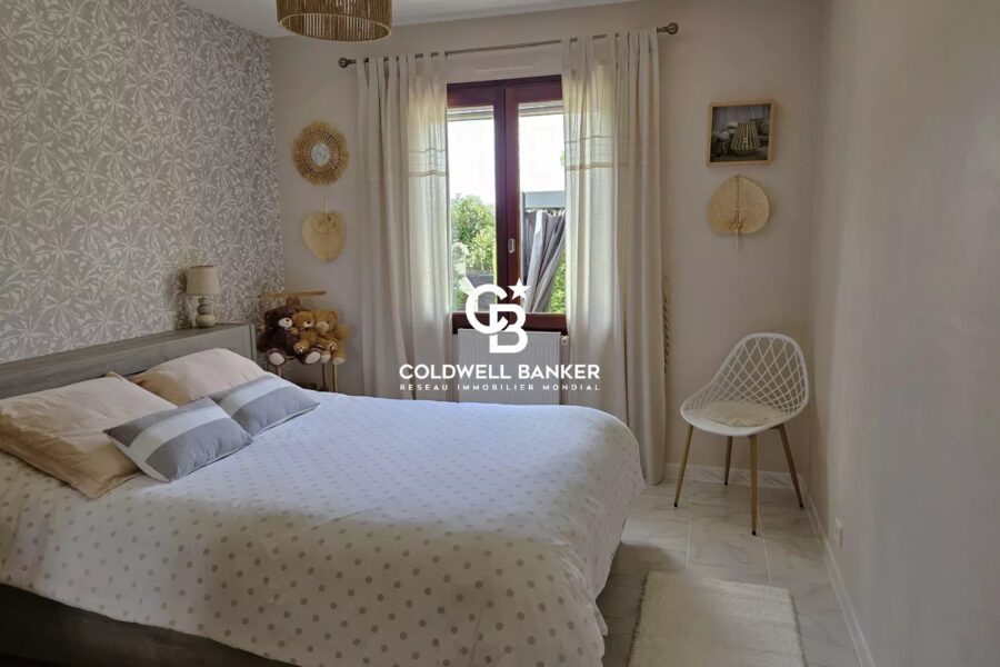 Maison à vendre à Burie — Vue parc & jardin — photo 14