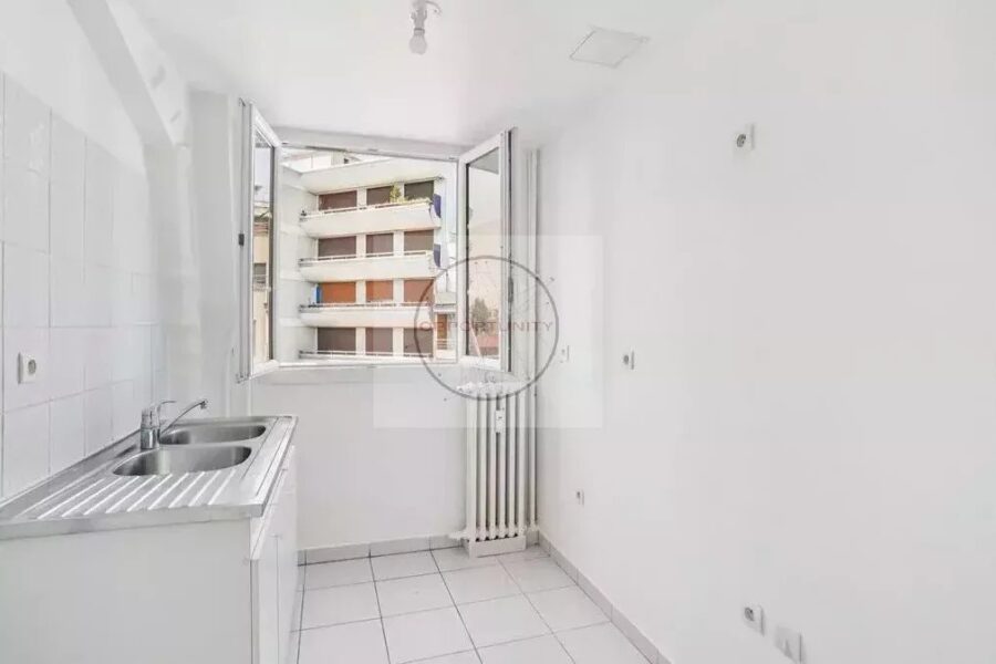 Appartement à vendre à Paris 20e arrondissement — Vue sur la ville — photo 7
