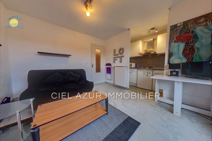 Appartement à louer à Juan-les-Pins — Vue sur la ville — photo 6