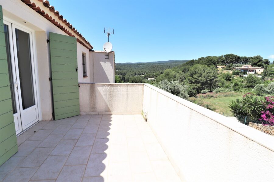Maison à louer à Saint-Cyr-sur-Mer — Vue nature — photo 9