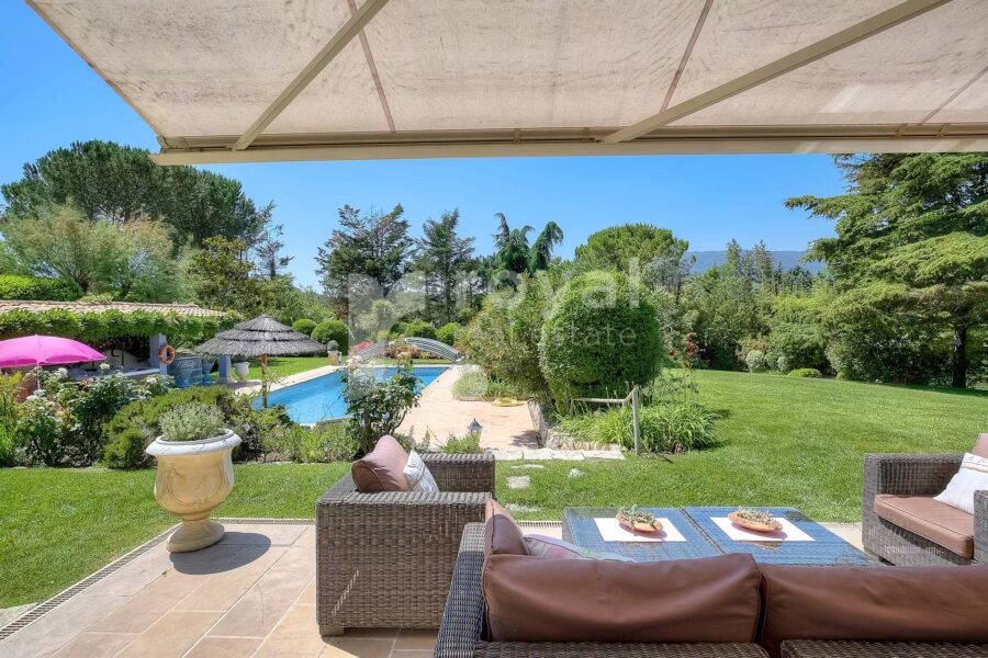 Maison à vendre à Châteauneuf-Grasse — Vue nature — photo 1