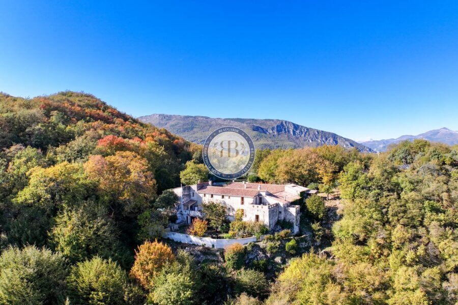 Maison à vendre à Le Broc — Vue montagne — photo 5