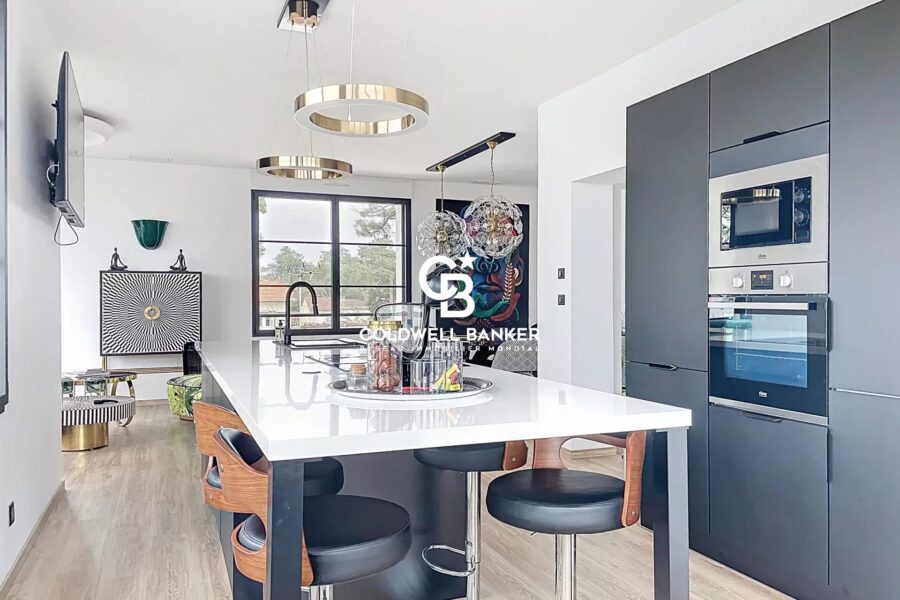 Maison à vendre à Saint-Georges-de-Didonne — Vue mer — photo 9