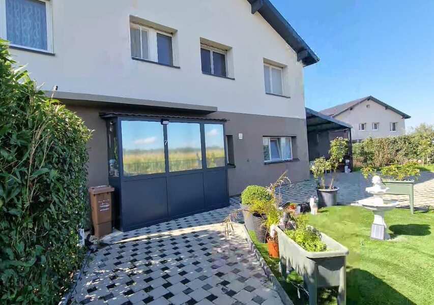 Maison à vendre à Sainte-Croix-en-Plaine — Vue parc & jardin — photo 4