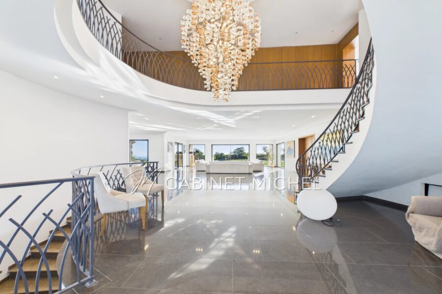 Maison à vendre à Roquefort-les-Pins — Vue mer — photo 5