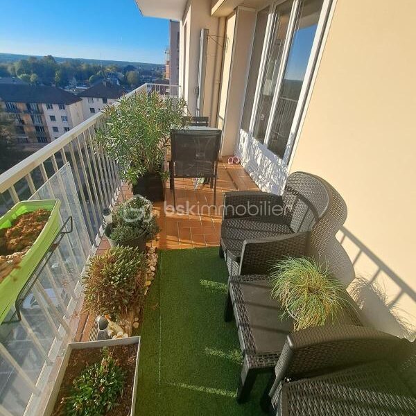 Appartement à vendre à Champagnole — Vue sur la ville — photo 1