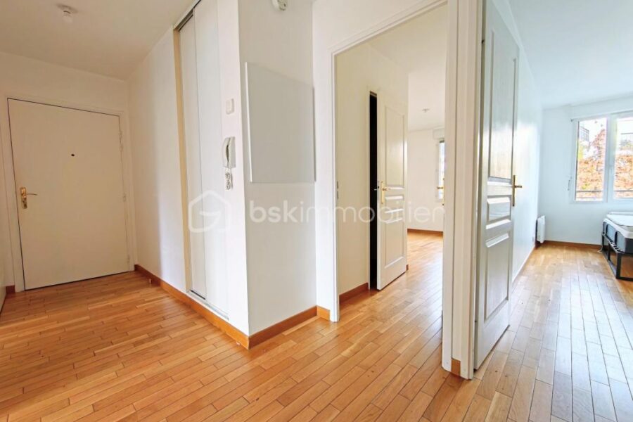 Appartement à vendre à Saint-Cyr-l&rsquo;École — Vue dégagée — photo 7