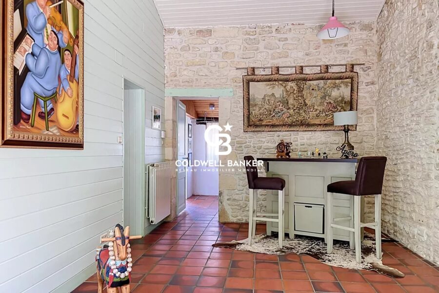 Maison à vendre à Saint-Savinien — Vue parc & jardin — photo 12
