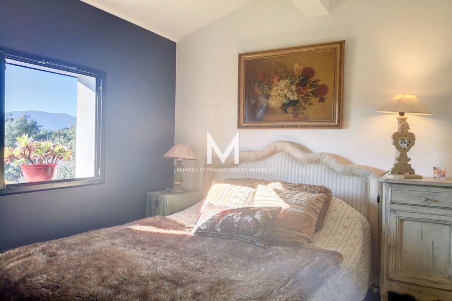 Maison à vendre à Le Plan-de-la-Tour — Vue vignes — photo 11