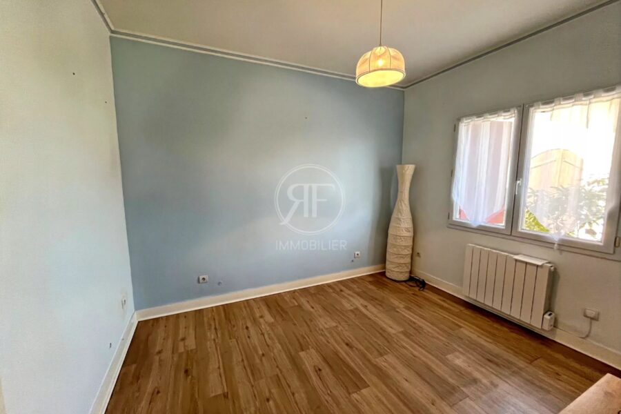 Maison à vendre à Saint-Émilion — Vue vignes — photo 14