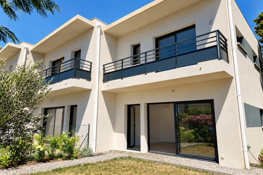 Maison à vendre à Saint-Raphaël — Vue parc & jardin — photo 2