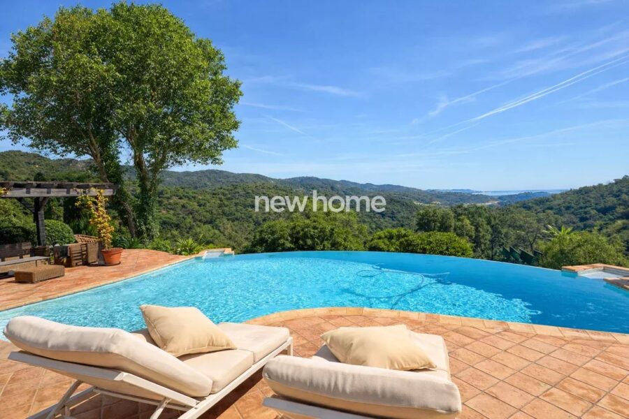 Maison à vendre à Les Adrets-de-l&rsquo;Estérel — Vue mer — photo 1