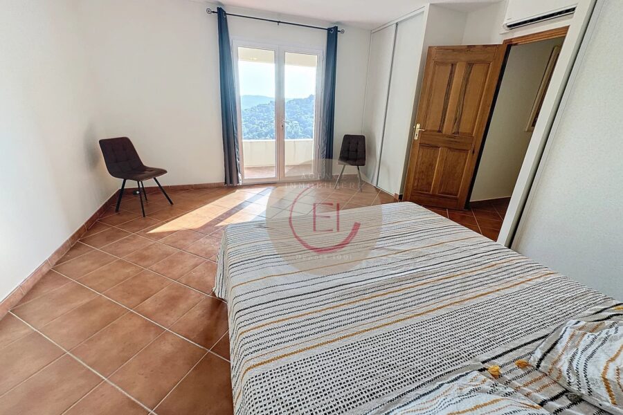 Maison à vendre à Les Adrets-de-l&rsquo;Estérel — Vue montagne — photo 26