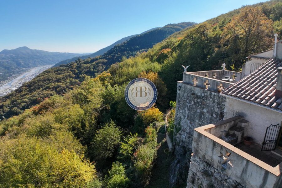 Maison à vendre à Le Broc — Vue montagne — photo 6