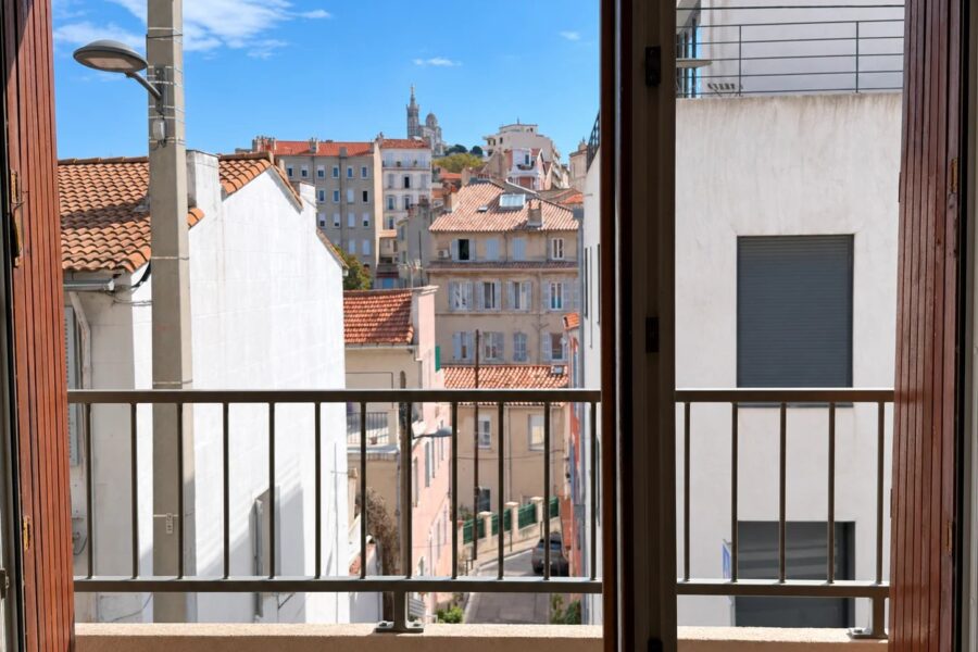 Appartement à vendre à Marseille 7e arrondissement — Vue montagne — photo 3