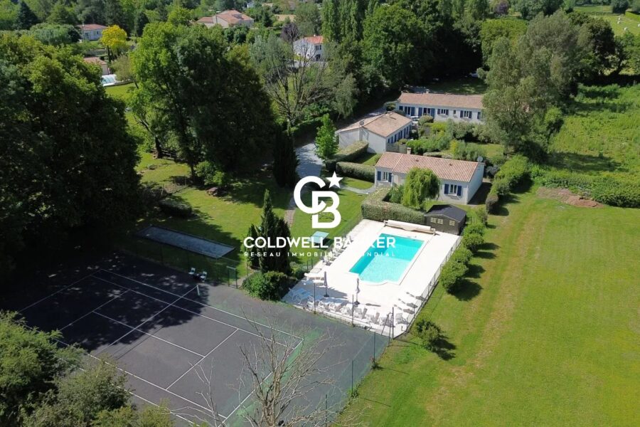 Maison à vendre à La Caillère-Saint-Hilaire — Vue parc & jardin — photo 8