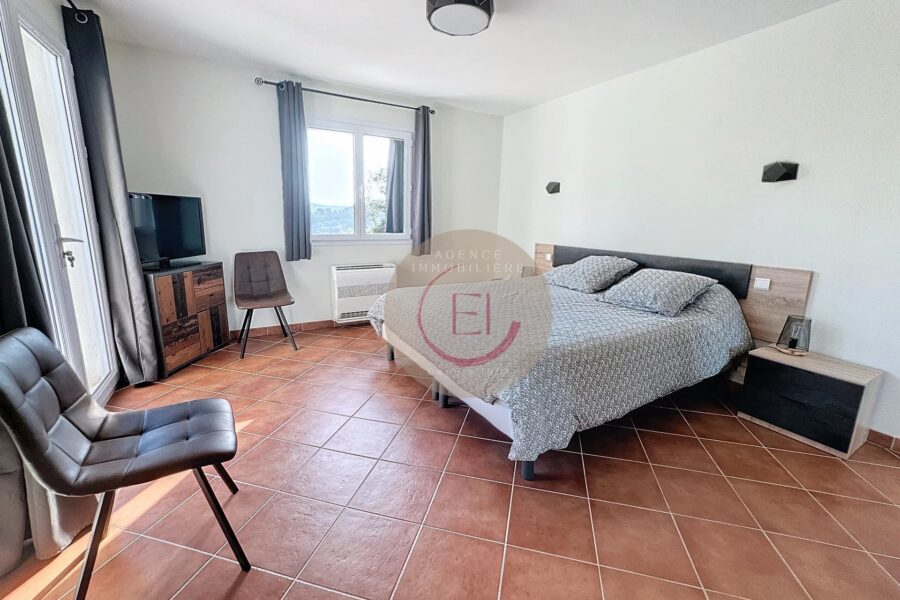 Maison à vendre à Les Adrets-de-l&rsquo;Estérel — Vue montagne — photo 18