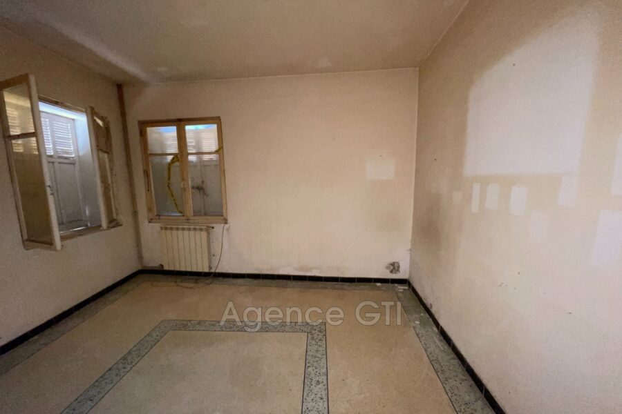 Maison à vendre à Hyères — Vue sur la ville — photo 6