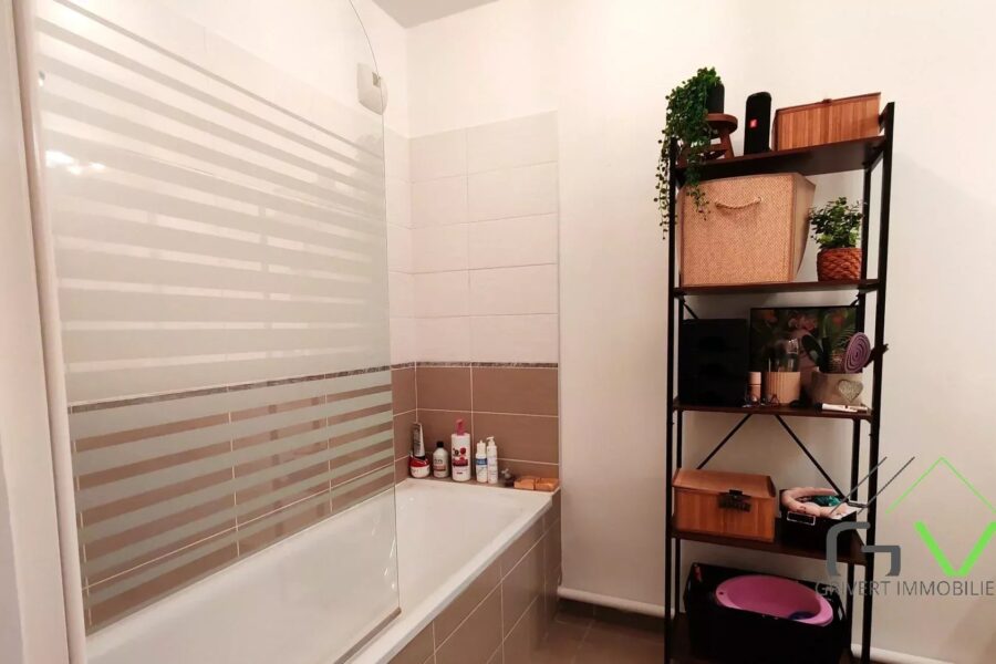 Appartement à vendre à Nîmes — Vue sur la ville — photo 7