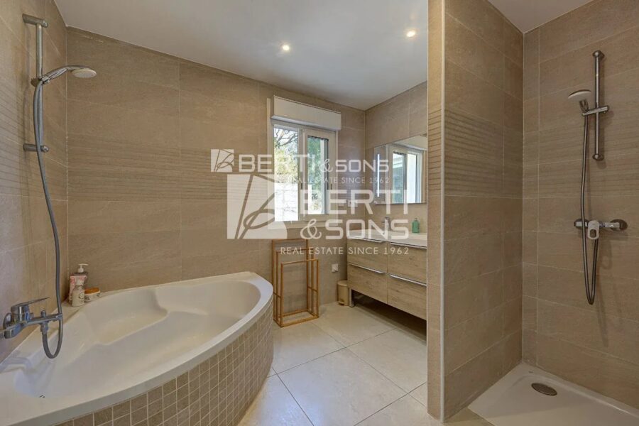 Maison à vendre à Mandelieu-la-Napoule — Vue mer — photo 8