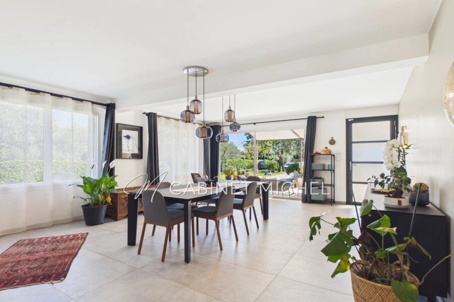 Maison à vendre à Le Rouret — Vue parc & jardin — photo 5