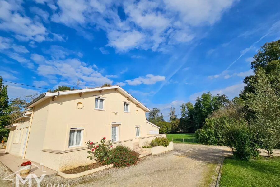 Maison à vendre à La Roquille — Vue parc & jardin — photo 7
