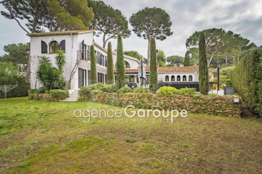 Maison à vendre à Cap-d&rsquo;Antibes — Vue parc & jardin — photo 4