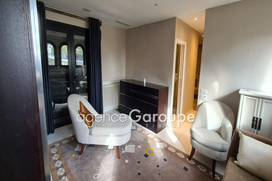 Maison à vendre à Cap-d&rsquo;Antibes — Vue parc & jardin — photo 7