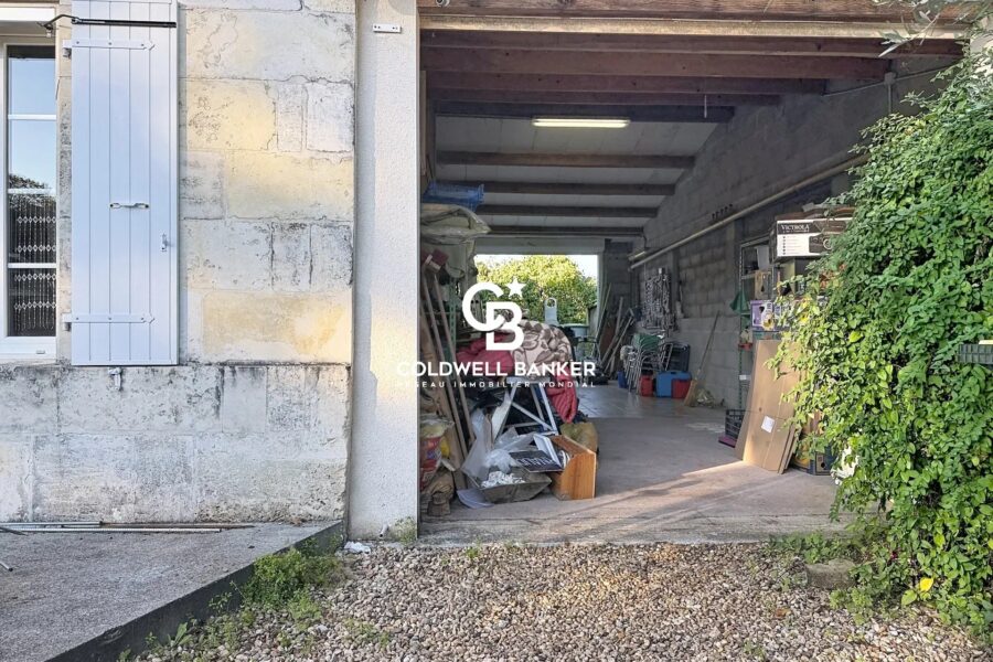 Maison à vendre à Salignac-sur-Charente — Vue parc & jardin — photo 19