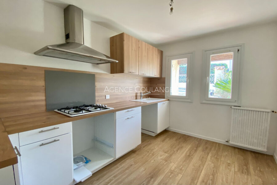 Maison à louer à La Ciotat — Vue parc & jardin — photo 4