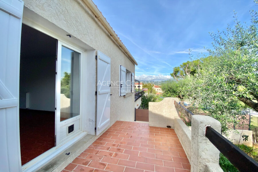 Maison à louer à La Ciotat — Vue parc & jardin — photo 1