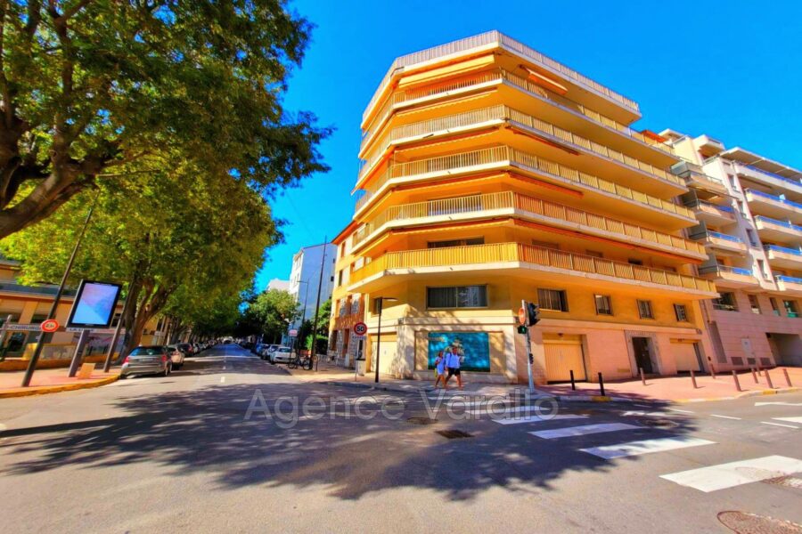 Appartement à vendre à Antibes — Vue mer — photo 2