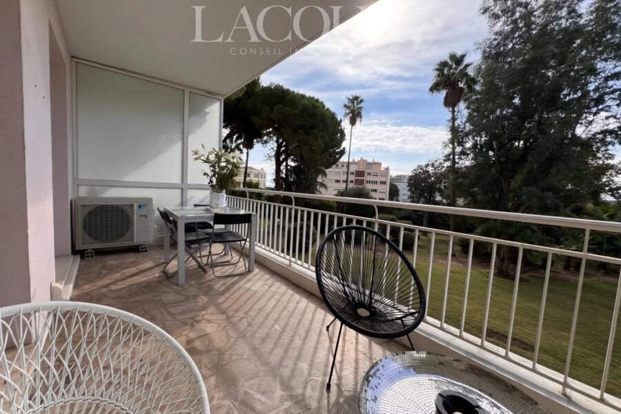 Appartement à vendre à Cannes — Vue parc & jardin — photo 1