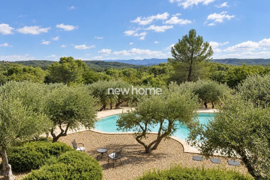 Maison à vendre à Saint-Antonin-du-Var — Vue montagne — photo 1