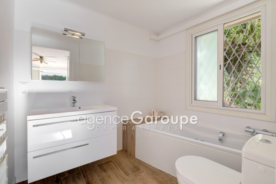 Maison à vendre à Cap-d&rsquo;Antibes — Vue mer — photo 9