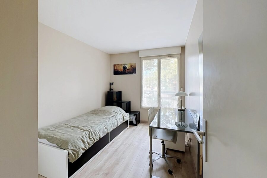 Appartement à vendre à Montigny-le-Bretonneux — Vue parc & jardin — photo 12