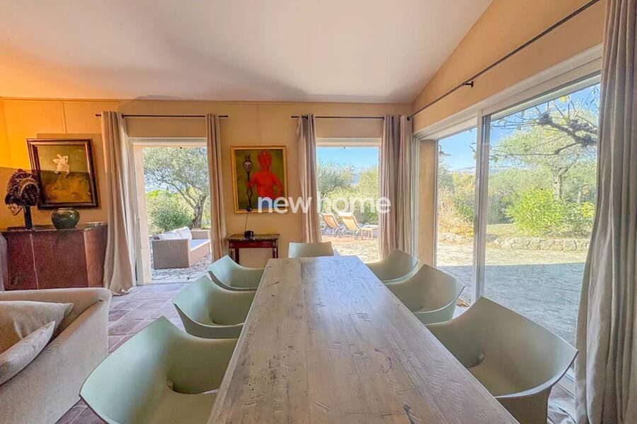 Maison à vendre à Saint-Paul-en-Forêt — Vue montagne — photo 4