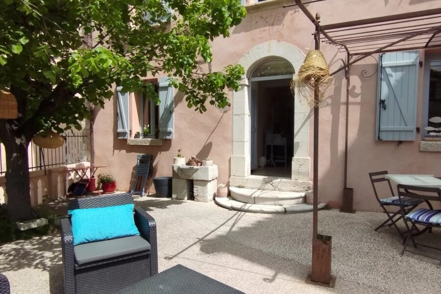 Maison à vendre à Coursegoules — Vue montagne — photo 3