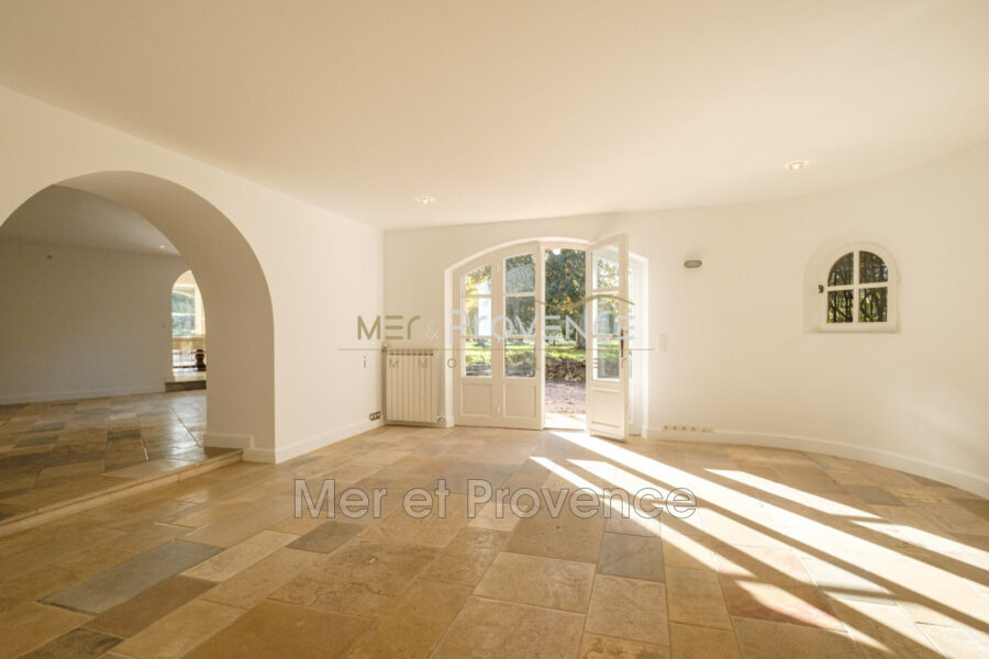 Maison à vendre à Les Arcs — Vue parc & jardin — photo 10