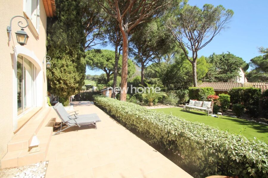 Maison à vendre à Saint-Raphaël — Vue golf — photo 12
